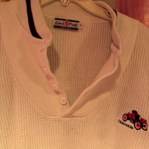 Vintage 1970s Sweater / Sweatshirt GM Oldsmobile USA Made (XL) Grandma Sweater - Picture 8 of 13